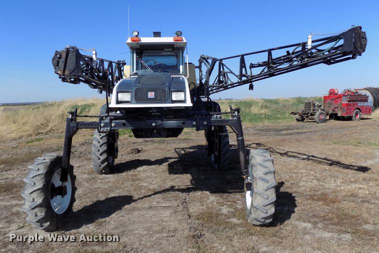 image for item DB8516 2004 SpraCoupe 4640 sprayer