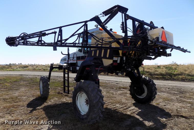 image for item DB8516 2004 SpraCoupe 4640 sprayer