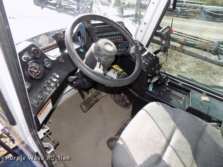 image for item DB8516 2004 SpraCoupe 4640 sprayer