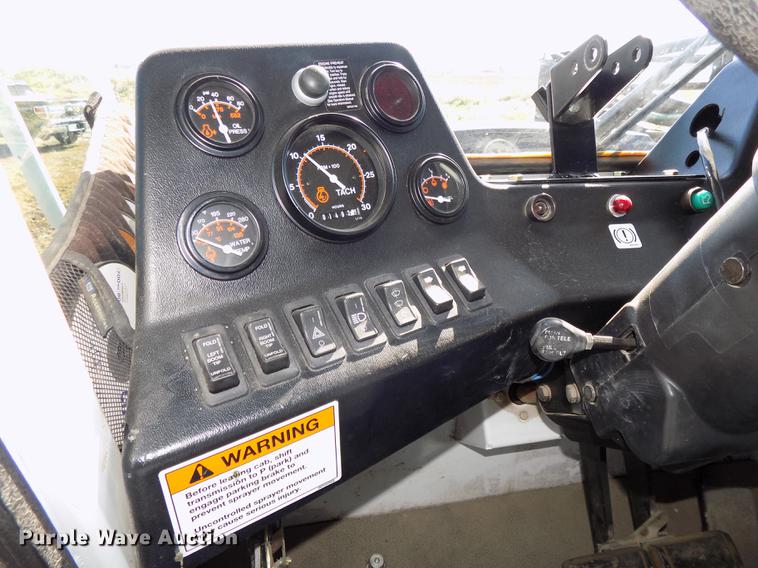 image for item DB8516 2004 SpraCoupe 4640 sprayer