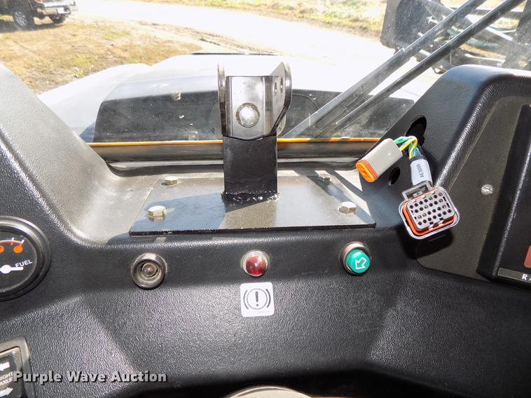 image for item DB8516 2004 SpraCoupe 4640 sprayer