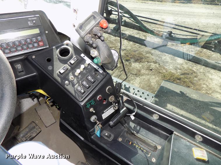 image for item DB8516 2004 SpraCoupe 4640 sprayer