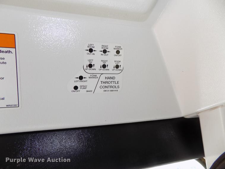 image for item DB8516 2004 SpraCoupe 4640 sprayer