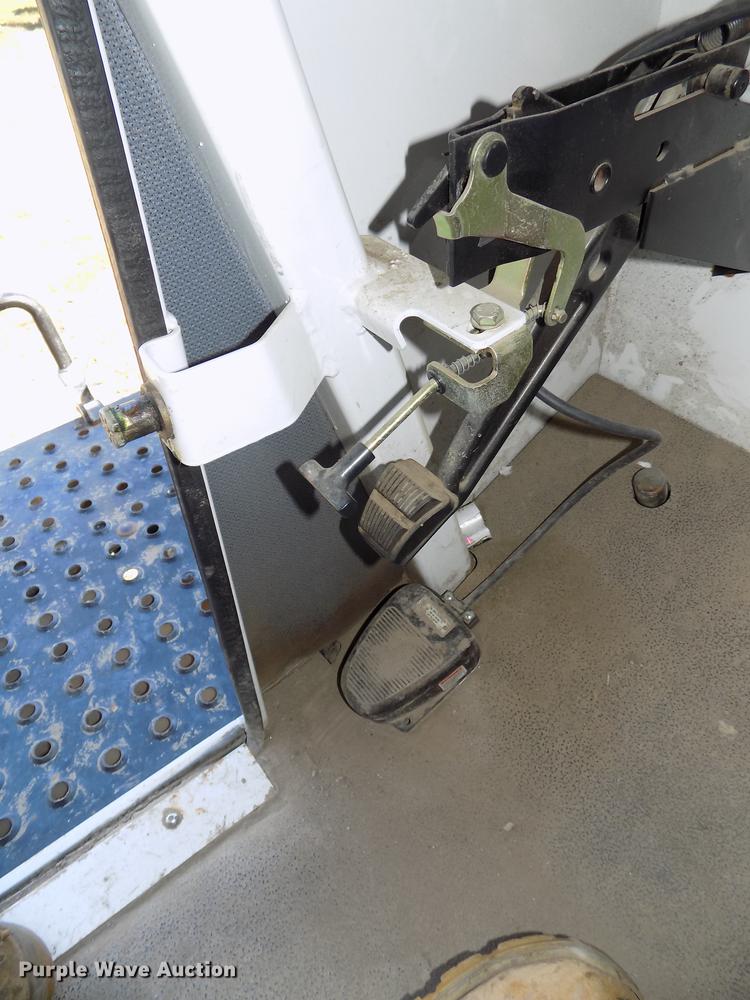 image for item DB8516 2004 SpraCoupe 4640 sprayer