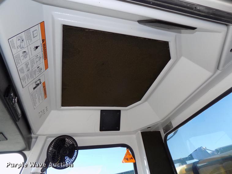 image for item DB8516 2004 SpraCoupe 4640 sprayer