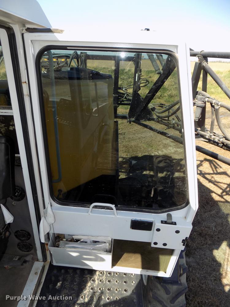 image for item DB8516 2004 SpraCoupe 4640 sprayer