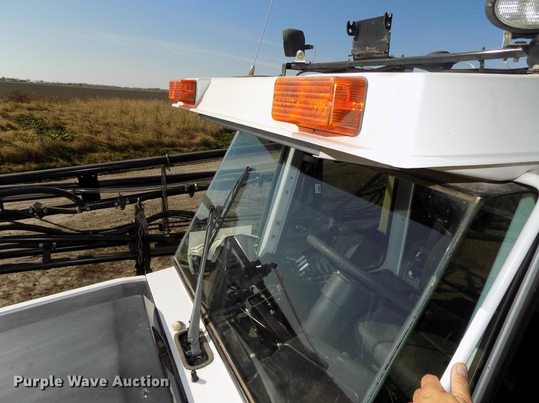 image for item DB8516 2004 SpraCoupe 4640 sprayer