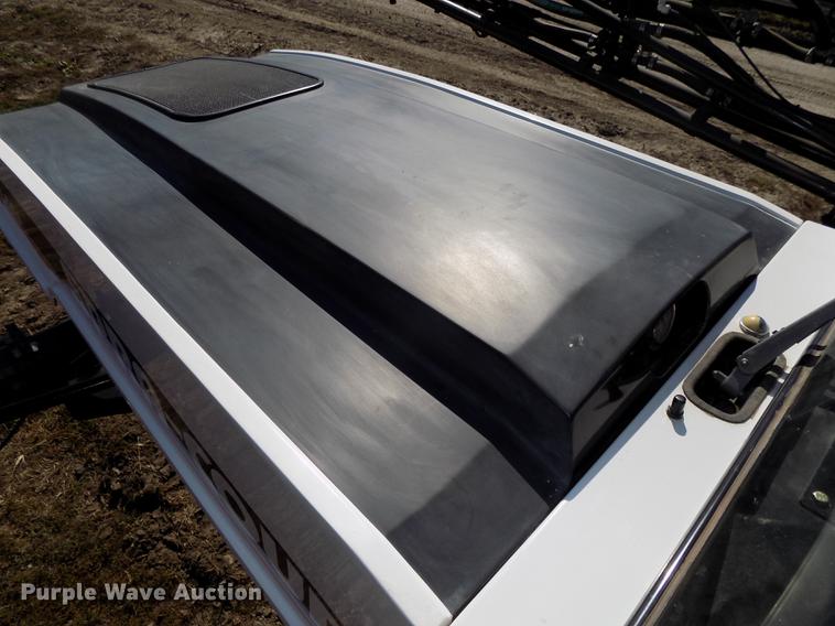 image for item DB8516 2004 SpraCoupe 4640 sprayer