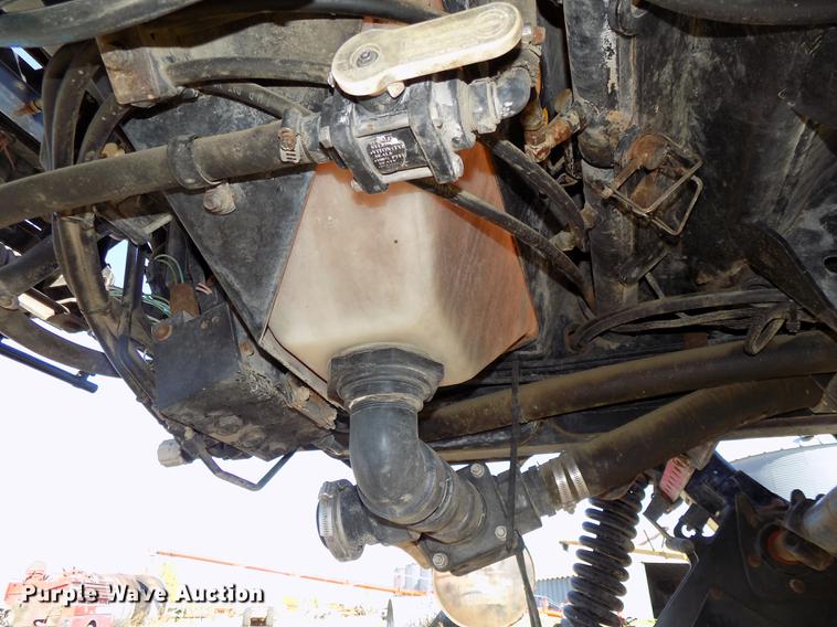 image for item DB8516 2004 SpraCoupe 4640 sprayer