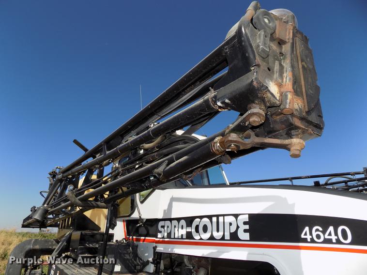 image for item DB8516 2004 SpraCoupe 4640 sprayer