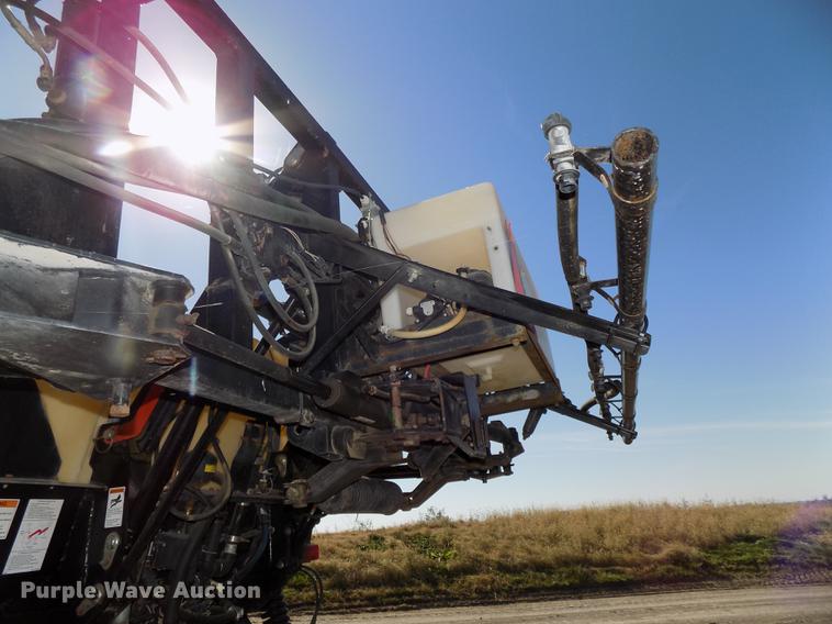 image for item DB8516 2004 SpraCoupe 4640 sprayer