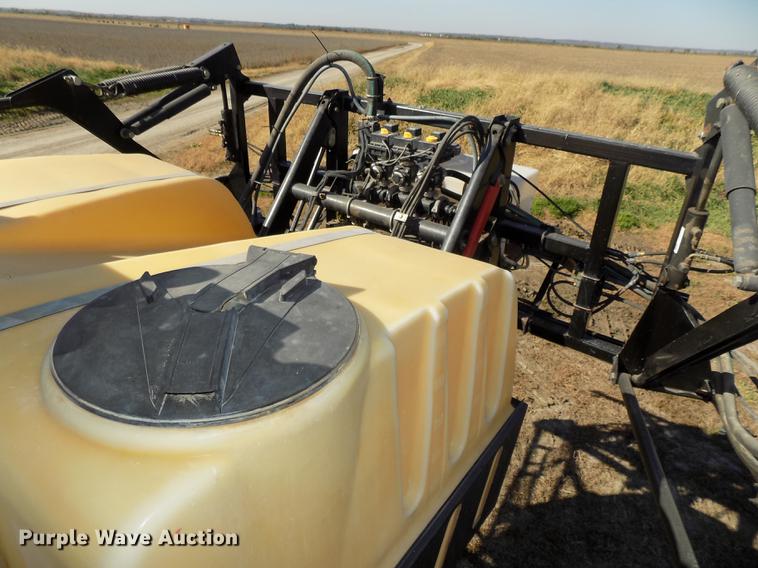 image for item DB8516 2004 SpraCoupe 4640 sprayer