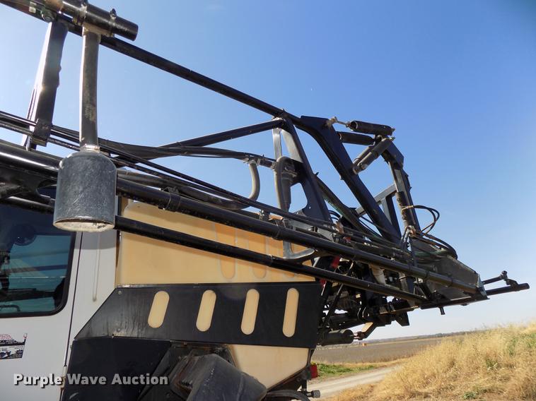 image for item DB8516 2004 SpraCoupe 4640 sprayer