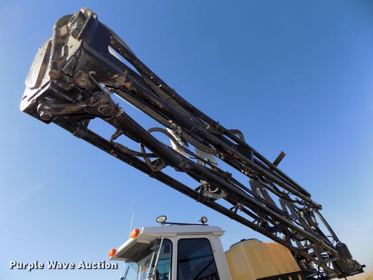 image for item DB8516 2004 SpraCoupe 4640 sprayer