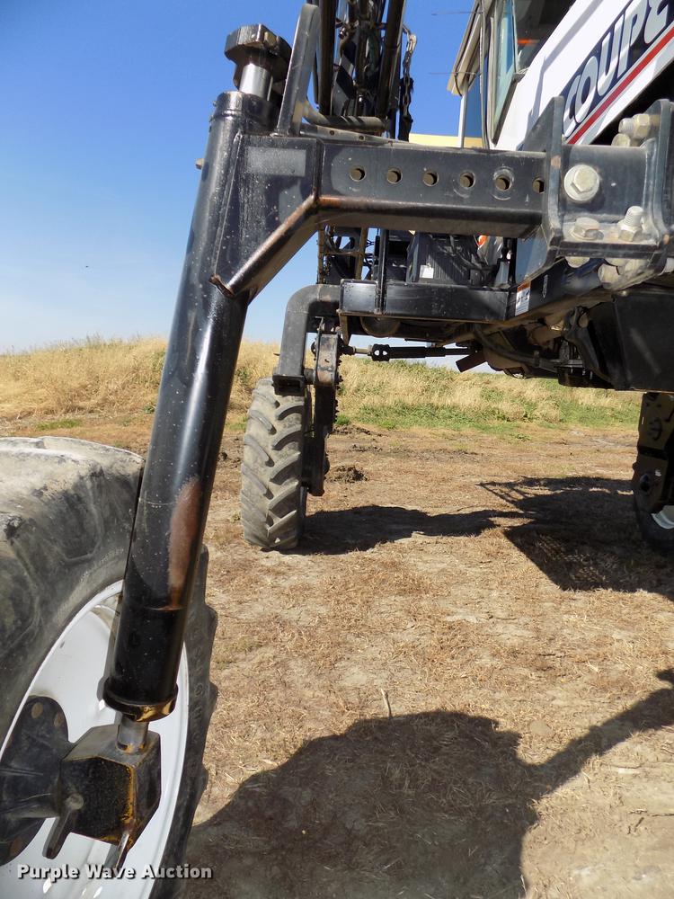 image for item DB8516 2004 SpraCoupe 4640 sprayer