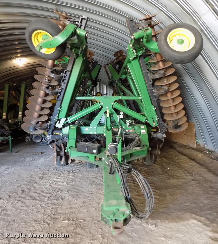 image for item DB8522 2013 John Deere 2623VT vertical tillage