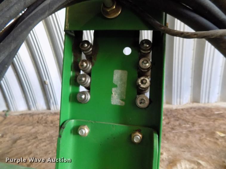 image for item DB8522 2013 John Deere 2623VT vertical tillage