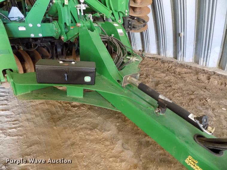 image for item DB8522 2013 John Deere 2623VT vertical tillage