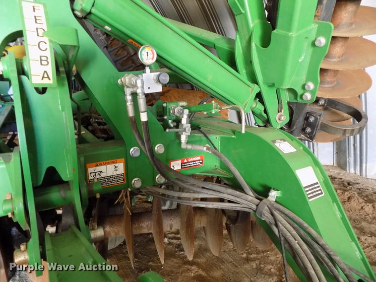 image for item DB8522 2013 John Deere 2623VT vertical tillage