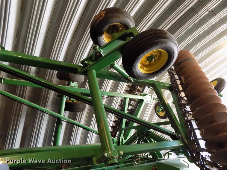 image for item DB8522 2013 John Deere 2623VT vertical tillage