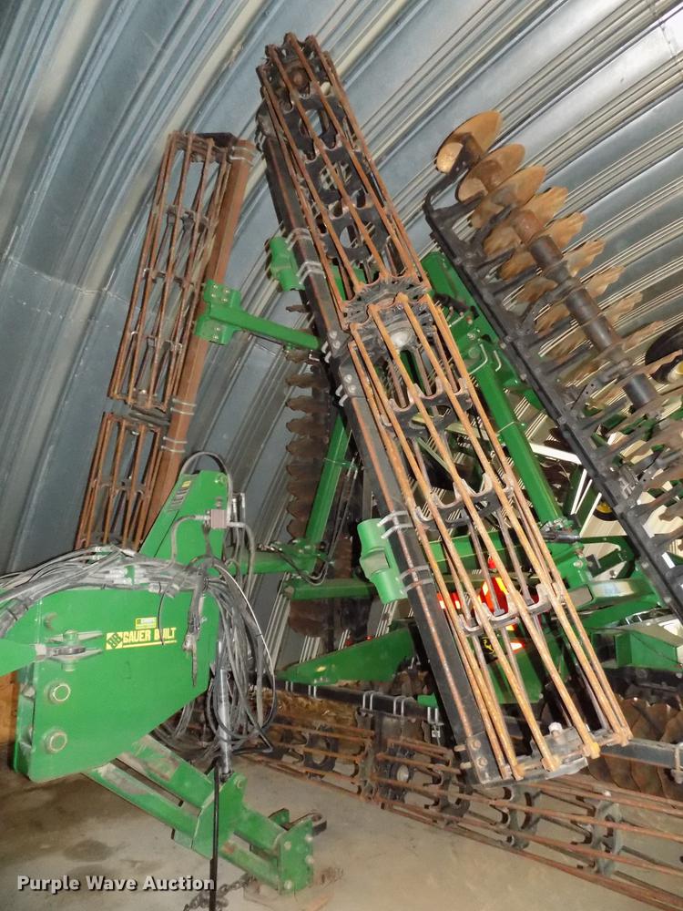 image for item DB8522 2013 John Deere 2623VT vertical tillage