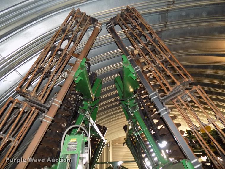 image for item DB8522 2013 John Deere 2623VT vertical tillage