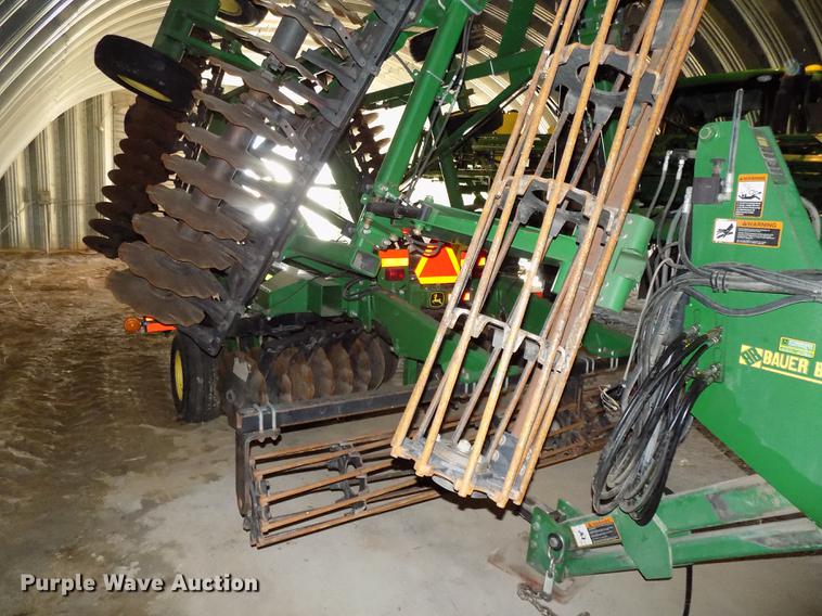image for item DB8522 2013 John Deere 2623VT vertical tillage