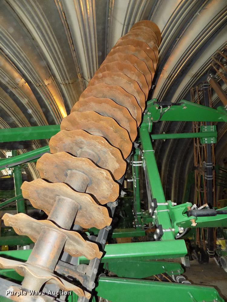 image for item DB8522 2013 John Deere 2623VT vertical tillage