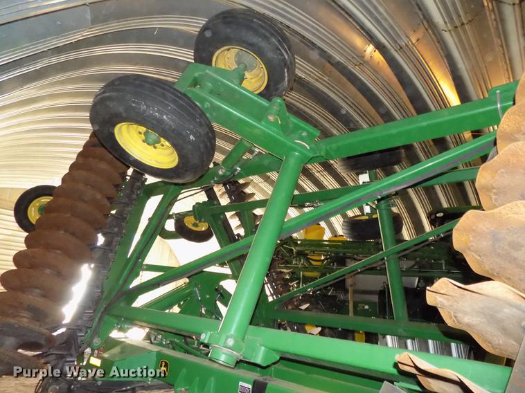 image for item DB8522 2013 John Deere 2623VT vertical tillage