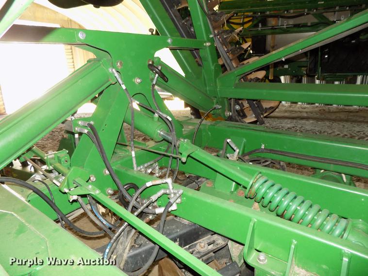 image for item DB8522 2013 John Deere 2623VT vertical tillage