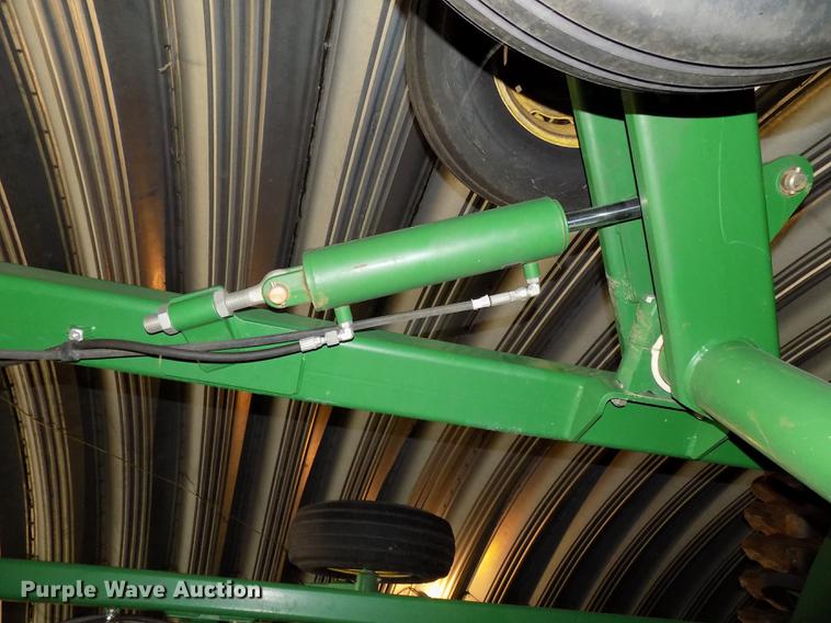 image for item DB8522 2013 John Deere 2623VT vertical tillage