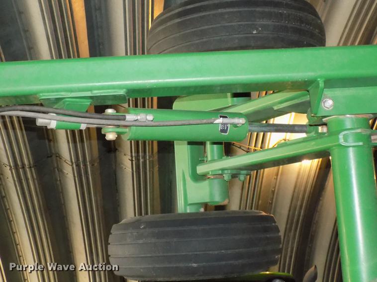 image for item DB8522 2013 John Deere 2623VT vertical tillage