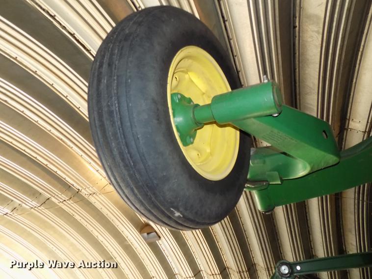 image for item DB8522 2013 John Deere 2623VT vertical tillage