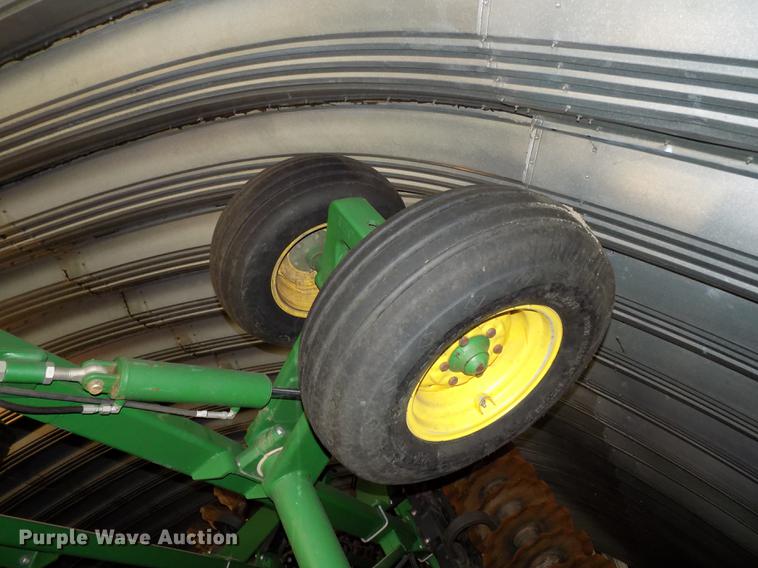 image for item DB8522 2013 John Deere 2623VT vertical tillage