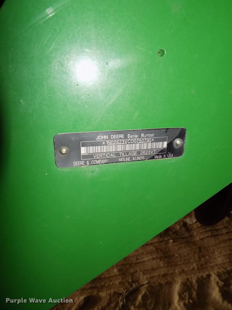 image for item DB8522 2013 John Deere 2623VT vertical tillage