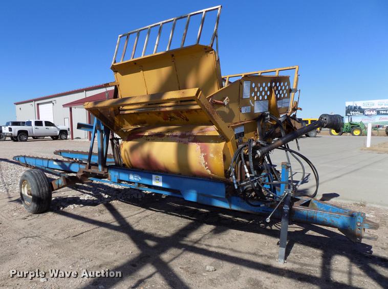 image for item DB8526 D-W hay hauler with Haybuster 256 bale processor