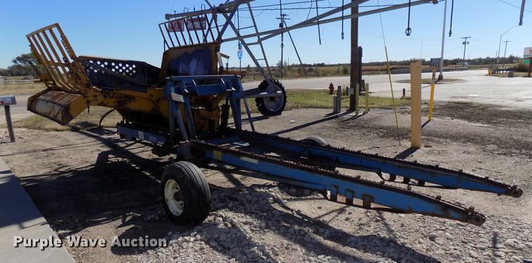 image for item DB8526 D-W hay hauler with Haybuster 256 bale processor