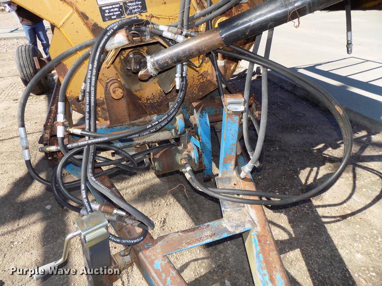 image for item DB8526 D-W hay hauler with Haybuster 256 bale processor