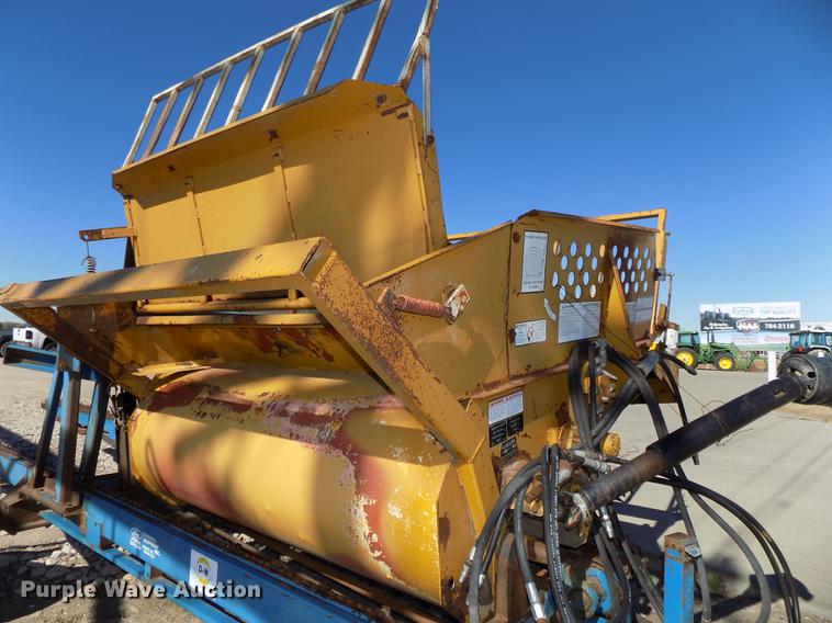 image for item DB8526 D-W hay hauler with Haybuster 256 bale processor