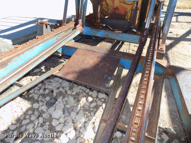 image for item DB8526 D-W hay hauler with Haybuster 256 bale processor