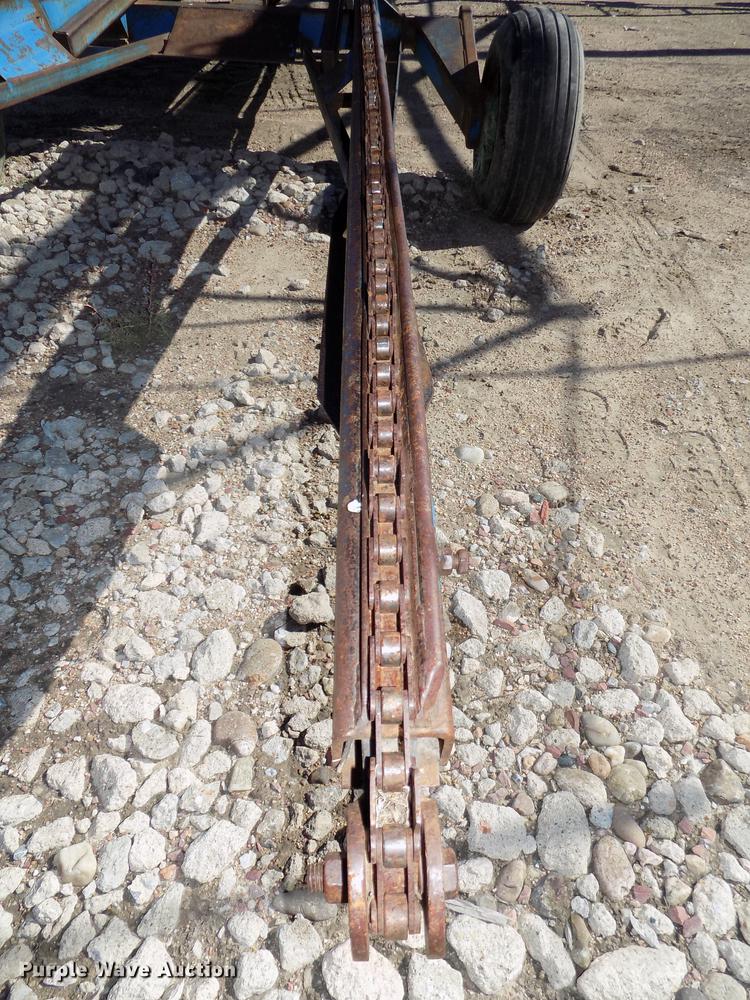 image for item DB8526 D-W hay hauler with Haybuster 256 bale processor