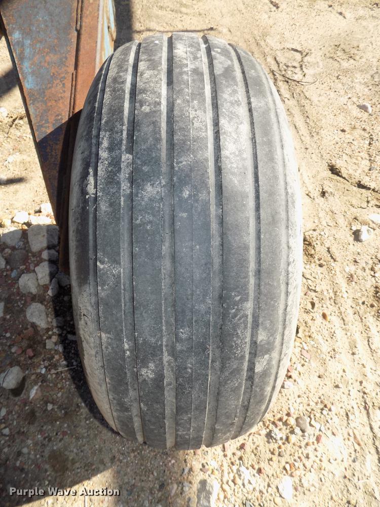 image for item DB8526 D-W hay hauler with Haybuster 256 bale processor