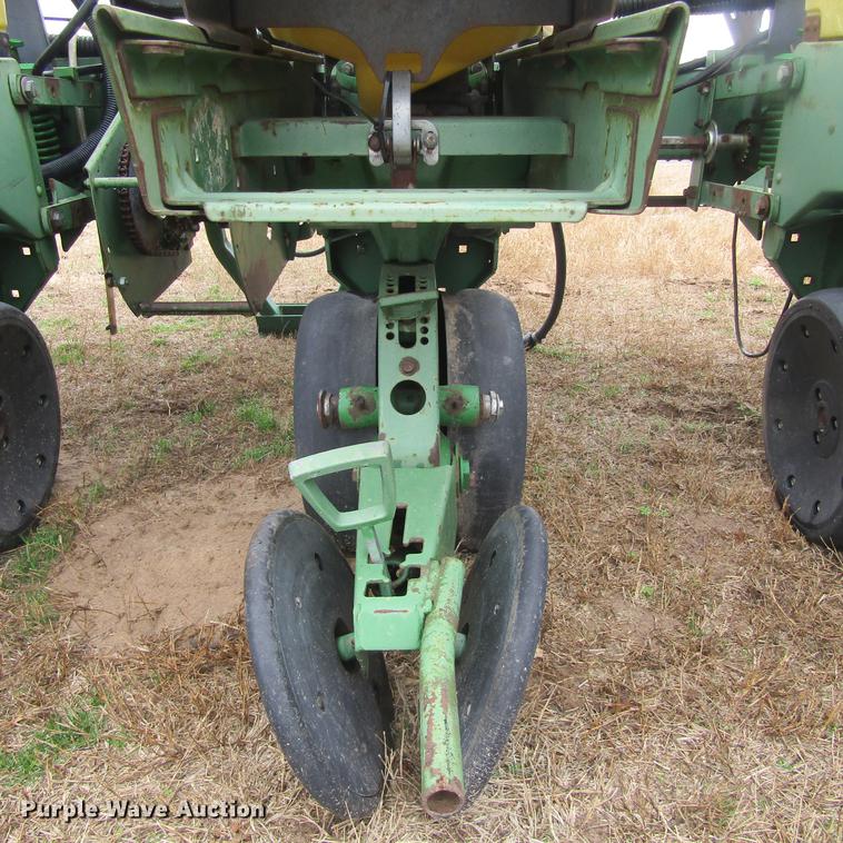 image for item DC0021 John Deere 7200 planter