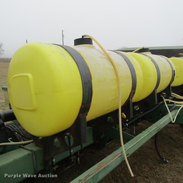 image for item DC0021 John Deere 7200 planter