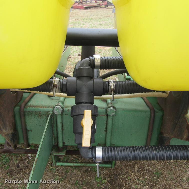 image for item DC0021 John Deere 7200 planter