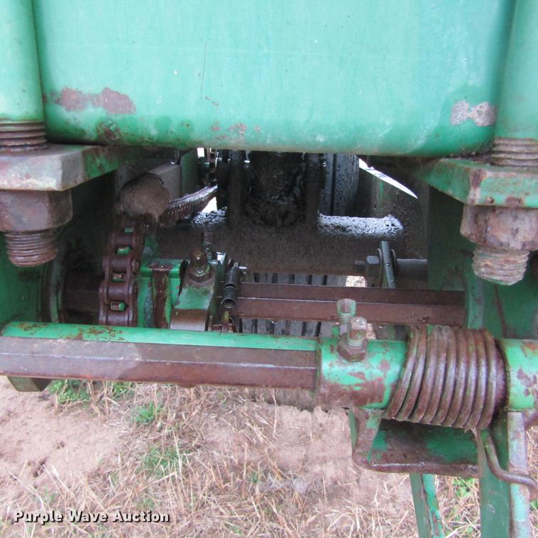 image for item DC0021 John Deere 7200 planter