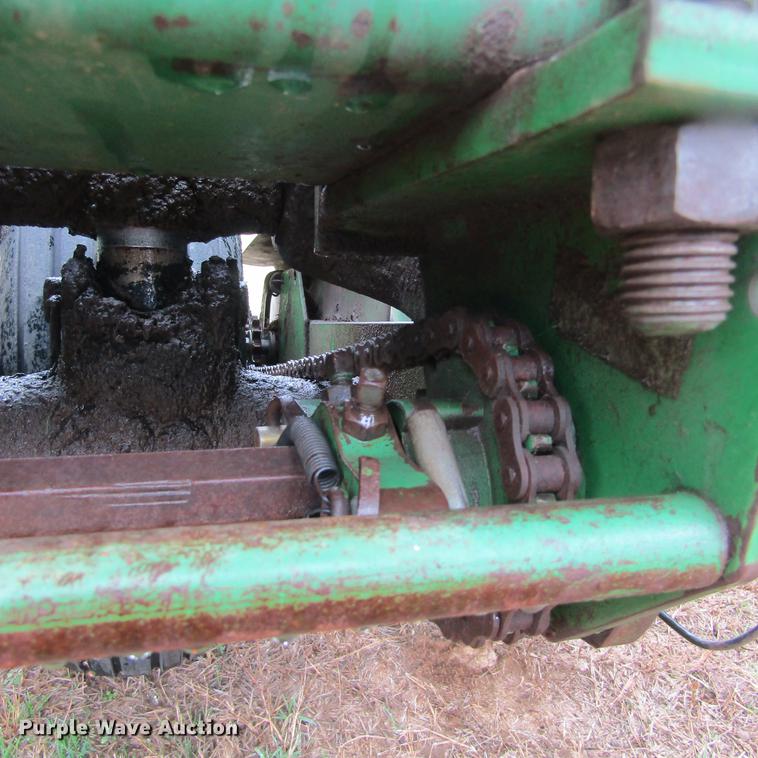 image for item DC0021 John Deere 7200 planter