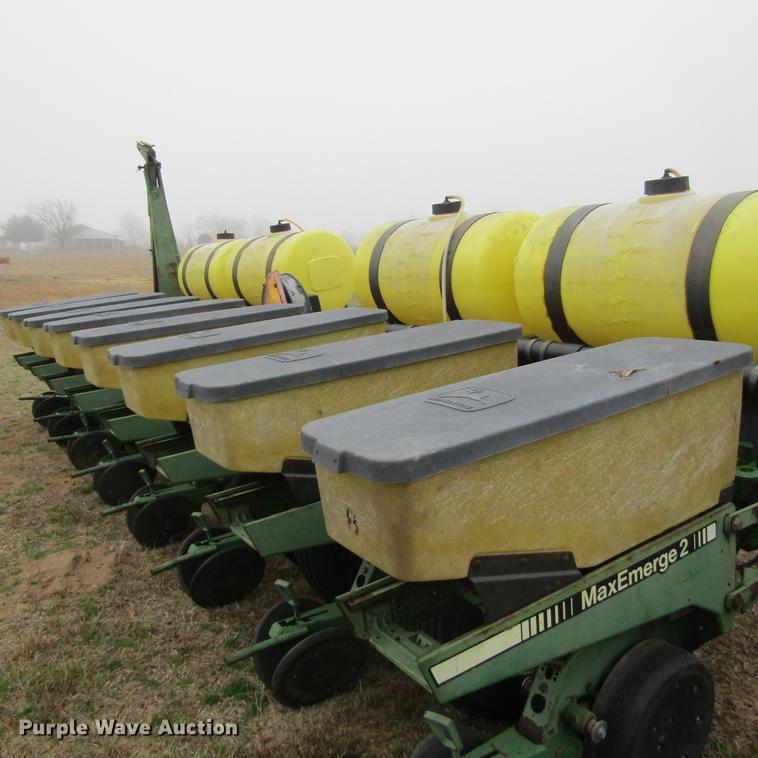 image for item DC0021 John Deere 7200 planter