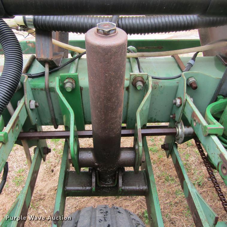 image for item DC0021 John Deere 7200 planter