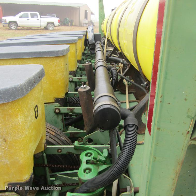 image for item DC0021 John Deere 7200 planter